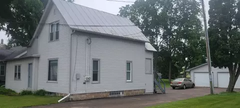225 225-12 Linn St, West Baraboo, WI 53913