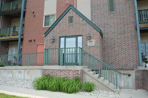 1901 Carns Dr #206, Madison, WI 53719