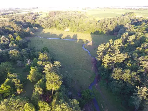 1360 Hopewell Rd, Livingston, WI 53554