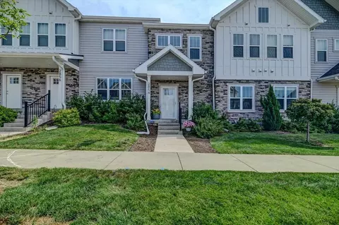 2854 Frisee Dr, Fitchburg, WI 53711