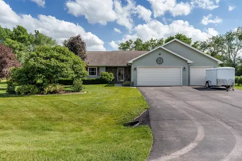 3165 W Lamplighter Trl, Beloit, WI 53511