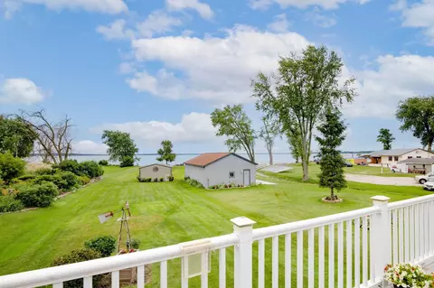 w7889 High Ridge Road, Fort Atkinson, WI 53538