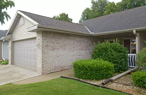 336 Lauren Ln, Watertown, WI 53094
