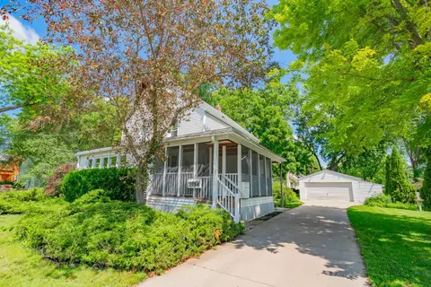 1954 Schlimgen Ave, Madison, WI 53704