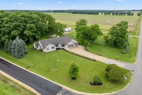 n6753 Groth Road, Pardeeville, WI 53954