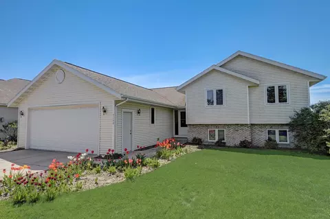 3199 Bookham Dr, Sun Prairie, WI 53590