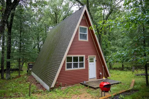 1874 W 16th Ave, Friendship, WI 53934