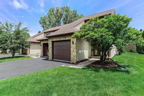 404 Williamsburg Way Ct, Fitchburg, WI 53719