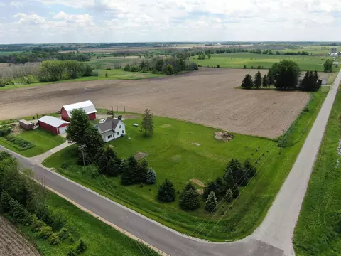w8477 Chapel Road, Beaver Dam, WI 53916