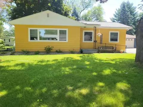 625 N Monroe St, Stoughton, WI 53589