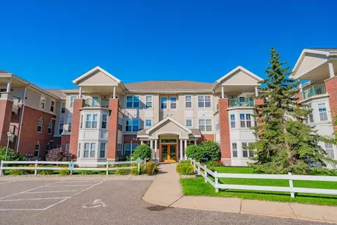 8530 Greenway Blvd #108, Middleton, WI 53562