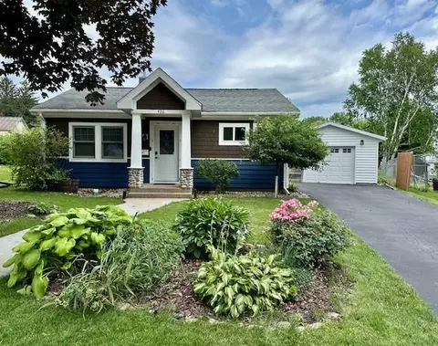 426 Badger Dr, Baraboo, WI 53913