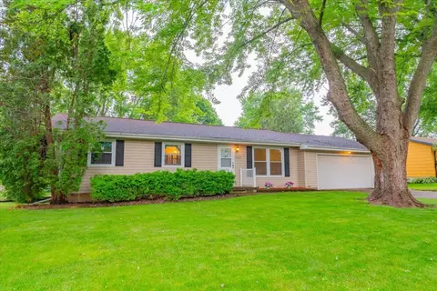 707 Truman Rd, Stoughton, WI 53589