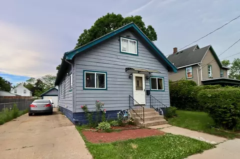 1143 10th St, Beloit, WI 53511