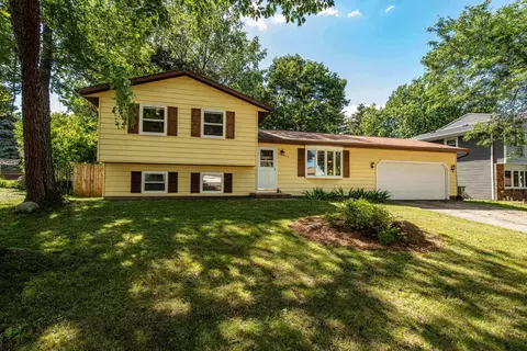4414 American Ash Dr, Madison, WI 53704