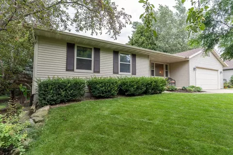 519 Nottingham Rd, Stoughton, WI 53589