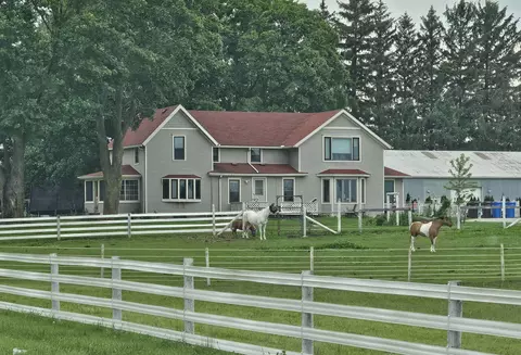 3988 Windsor Rd, Deforest, WI 53532