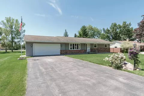 860 E Morning Glory Ln, Beloit, WI 53511
