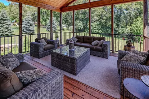 4918 Lantern Hollow Ln, Waunakee, WI 53597