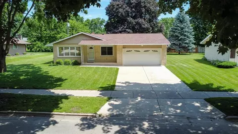 617 Harmony Hill Dr, Madison, WI 53714