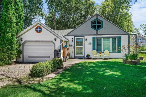 3058 Waucheeta Trl, Madison, WI 53711