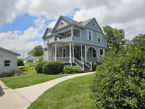335 N Monroe St, Waterloo, WI 53594