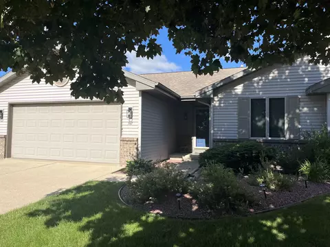 747 Rockshire Dr #5, Janesville, WI 53546