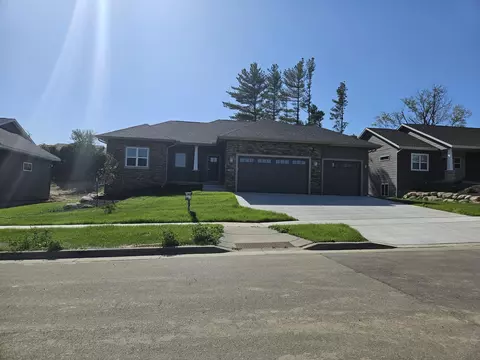 4340 Scottys Dr, Janesville, WI 53546