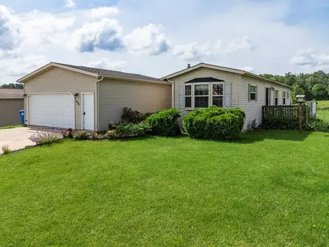 531 White Spruce Ave, Baraboo, WI 53913
