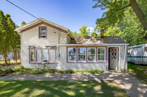 1416 Riverside St, Janesville, WI 53548