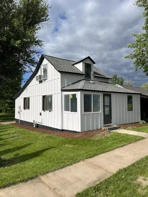 106 Grant St, Warrens, WI 54666