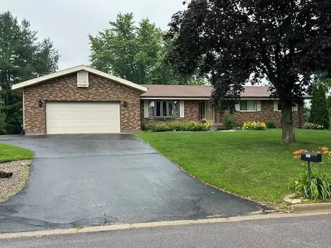 115 W Monroe St, Mauston, WI 53948