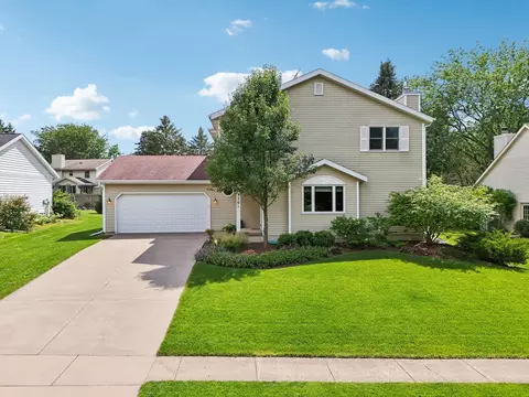 1701 Dover Dr, Waunakee, WI 53597