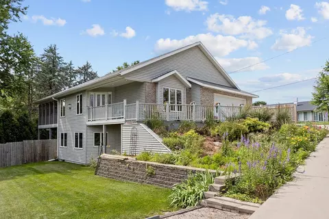 1843 S Quam Dr, Stoughton, WI 53589
