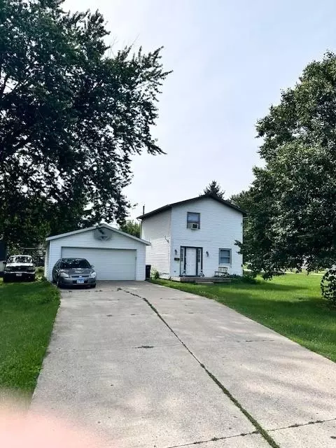 1660 Grant St, Beloit, WI 53511