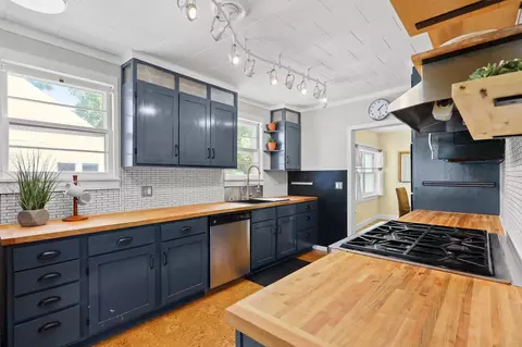 148 State St, Oregon, WI 53575