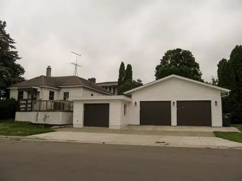 920 10th St, Fennimore, WI 53809