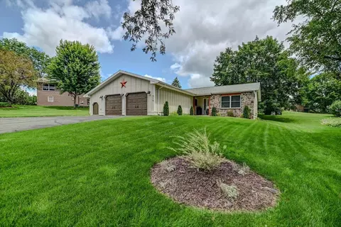 515 Brian St, Mount Horeb, WI 53572