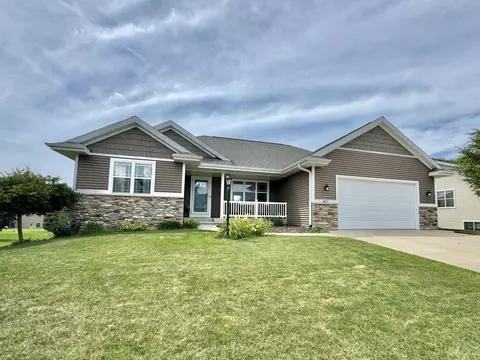 411 21st St, Prairie Du Sac, WI 53578