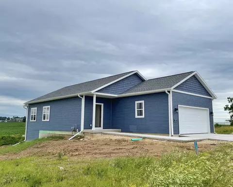1241 Tivoli Cir, Oregon, WI 53575
