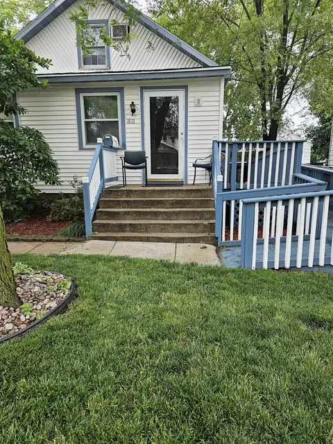 1813 Church St, Beloit, WI 53511