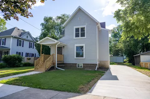 525 Laurel St, Reedsburg, WI 53959