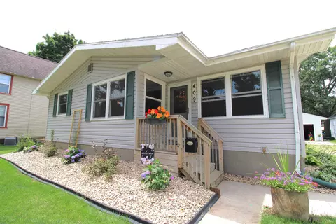 409 S 2nd St, Evansville, WI 53536