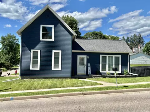 715 Fountain St, Mineral Point, WI 53565