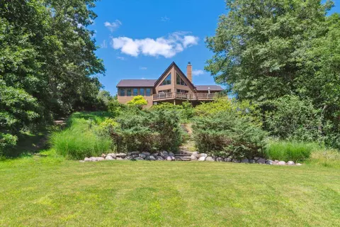 11826 E Creek Rd, Darien, WI 53114