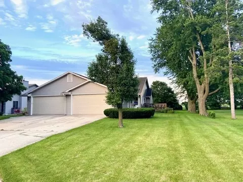 600 Rockshire Dr #B, Janesville, WI 53546