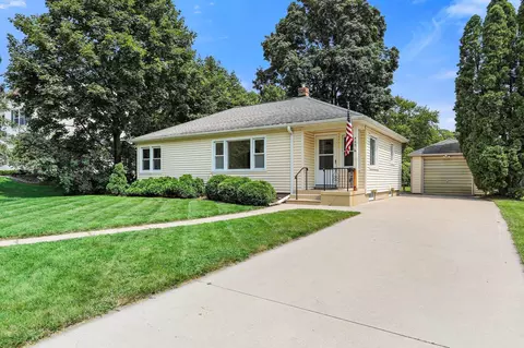 422 S Dewey Ave, Jefferson, WI 53549