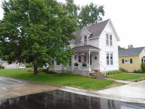 18 Crocker St, Mazomanie, WI 53560