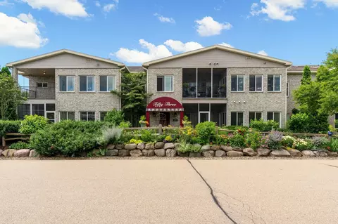 53 Cherokee Cir #201, Madison, WI 53704