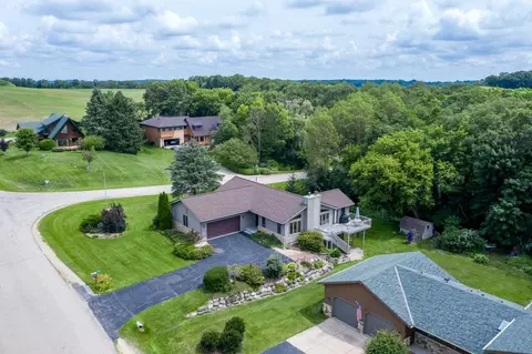 7953 Stagecoach Rd, Cross Plains, WI 53528